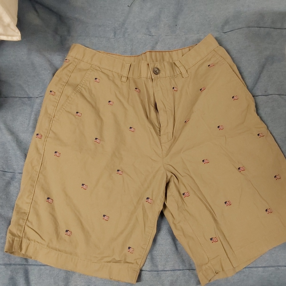 FINAL SALE! Eddie Bauer, tan shorts with American flags, size 32. 8" inseam.